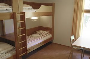 Huoneet ovat 2–6 hengelle. Huoneet ovat 2–6 hengelle.